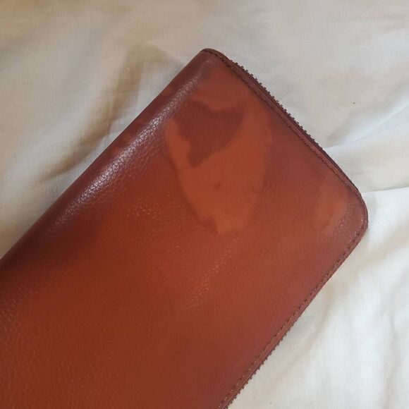 Fossil Tan Leather Wallet - faded back - Picture 4 of 16
